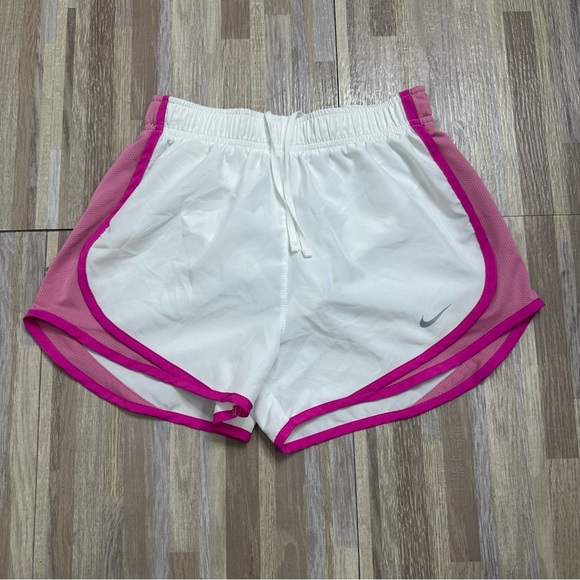Nike Women's White and Pink Athletic Shorts Size XS - Picture 1 of 7